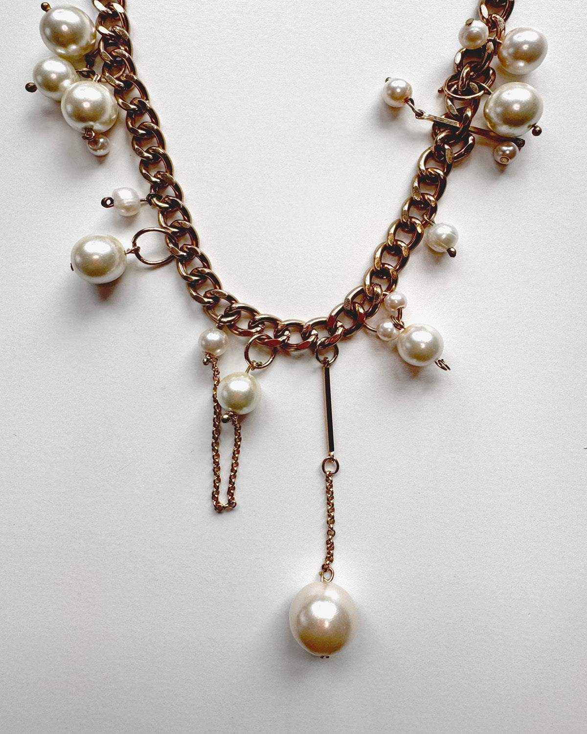 Gold chunky chain with pearls amd chain droplets