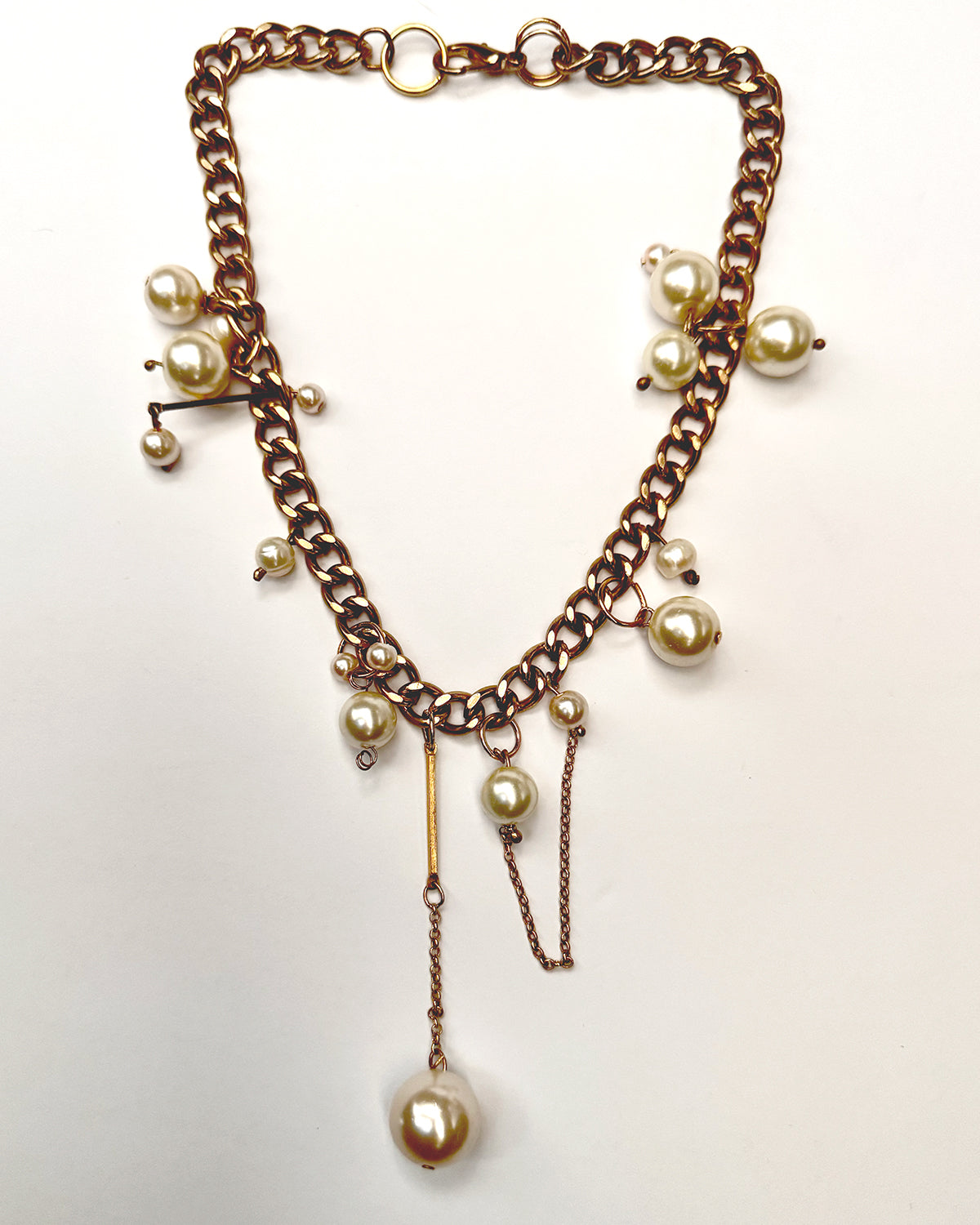 Gold chunky chain with pearls amd chain droplets