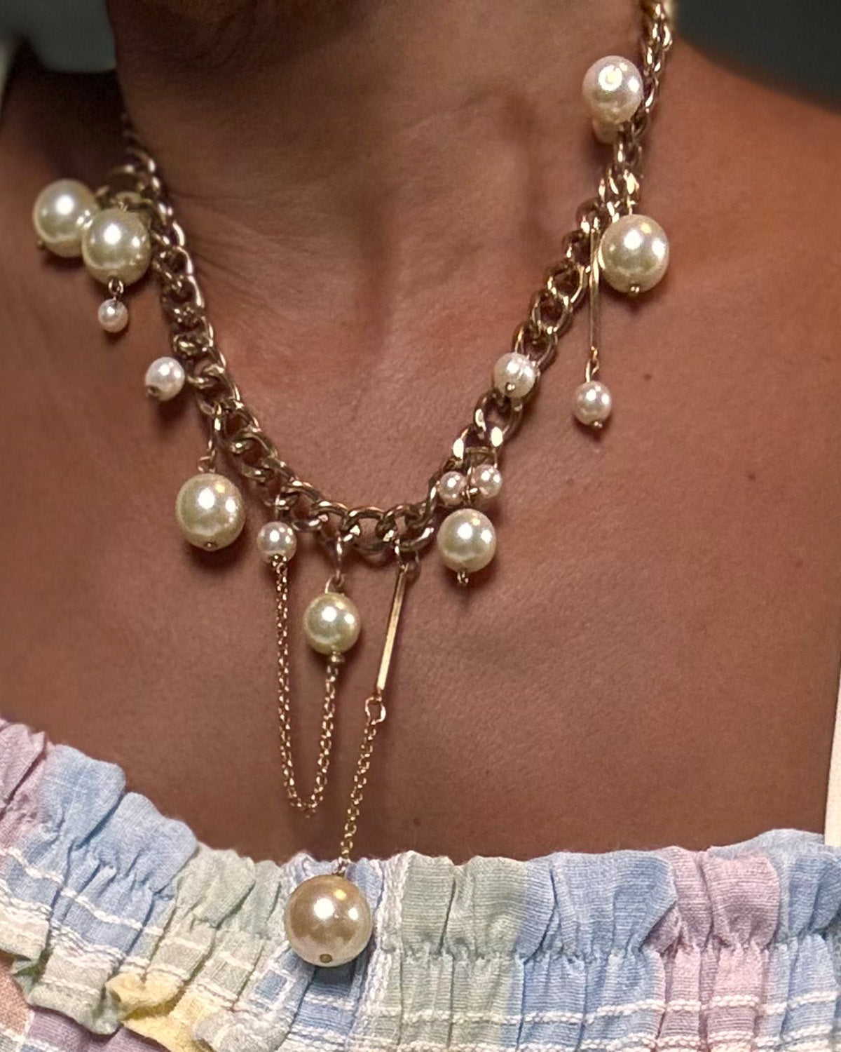 Gold chunky chain with pearls amd chain droplets