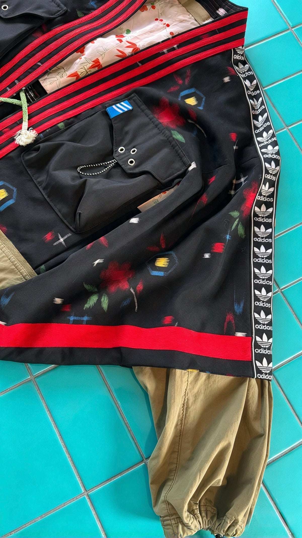 Black and khaki colour pop adidas Kimono