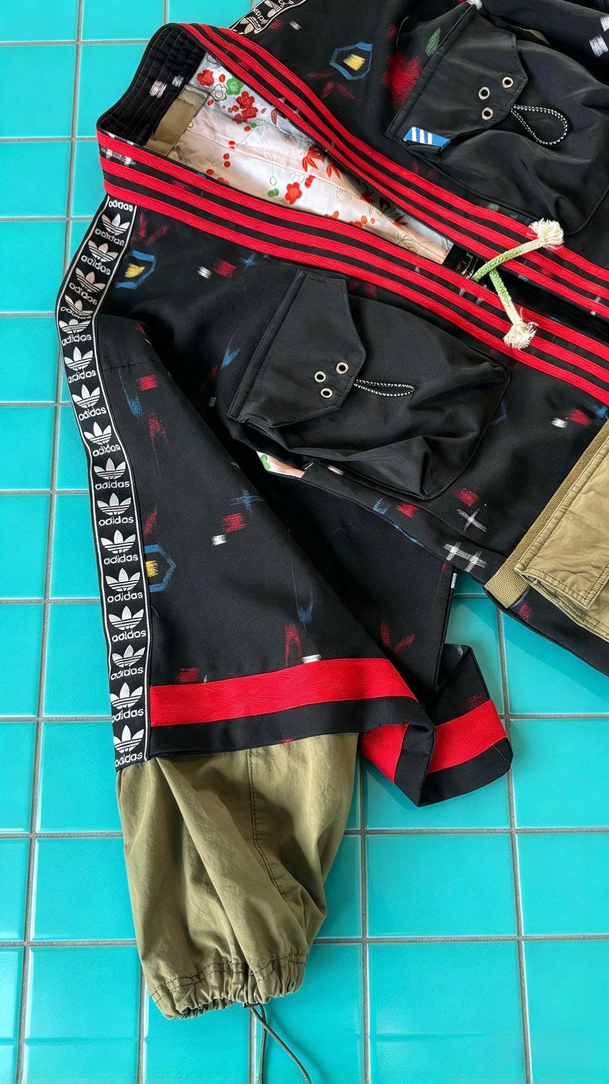 Black and khaki colour pop adidas Kimono