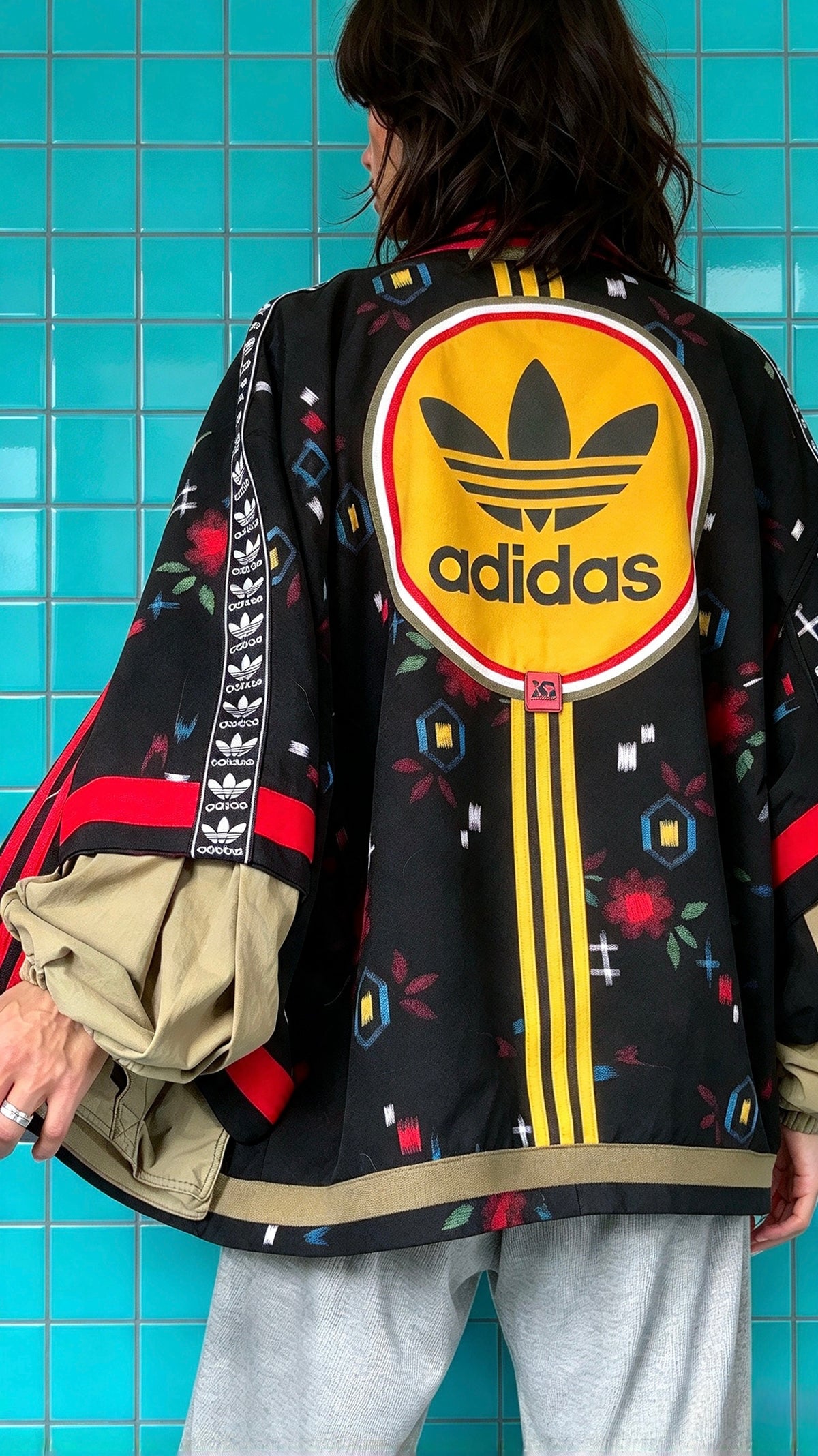 Black and khaki colour pop adidas Kimono