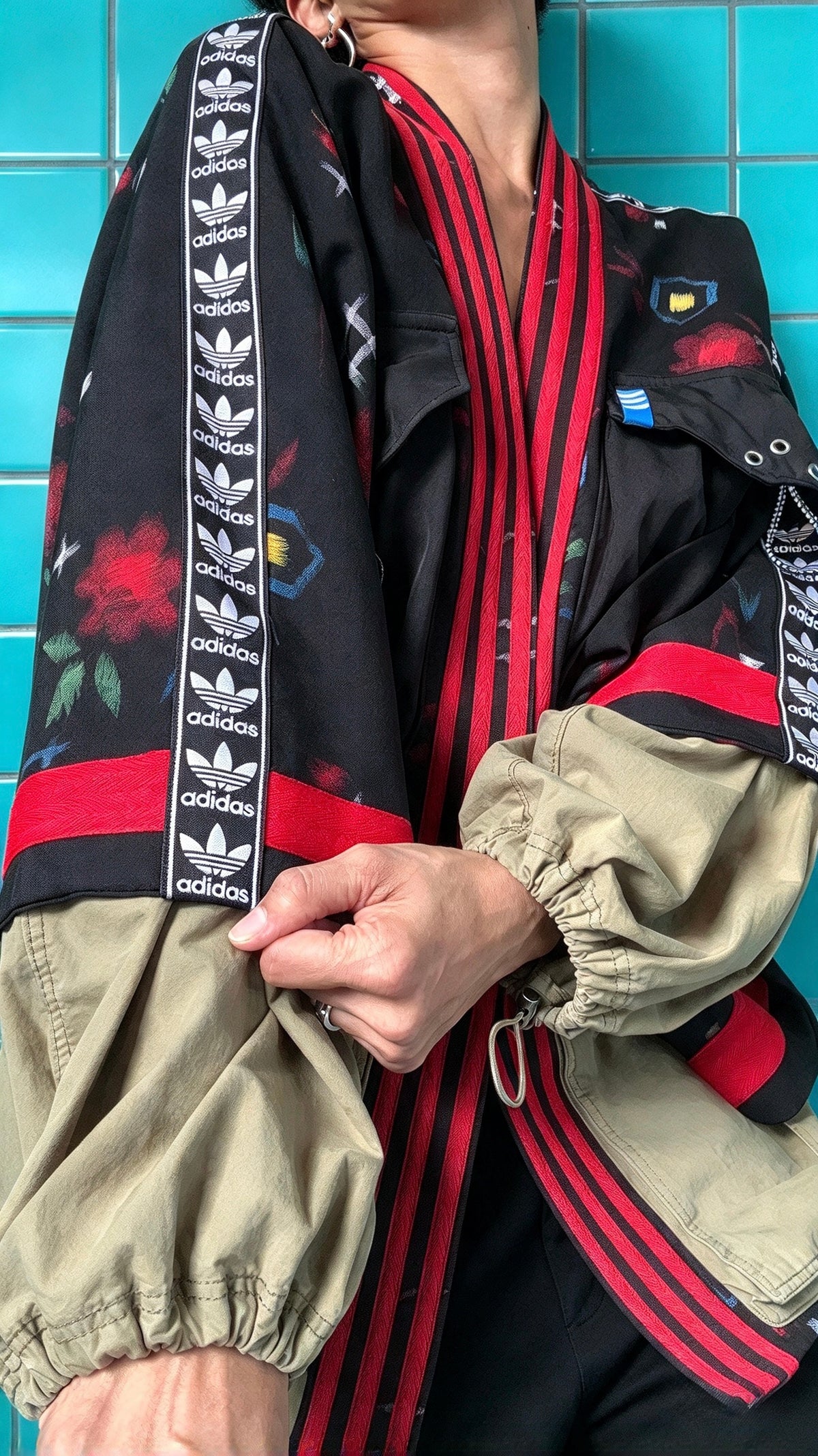 Black and khaki colour pop adidas Kimono