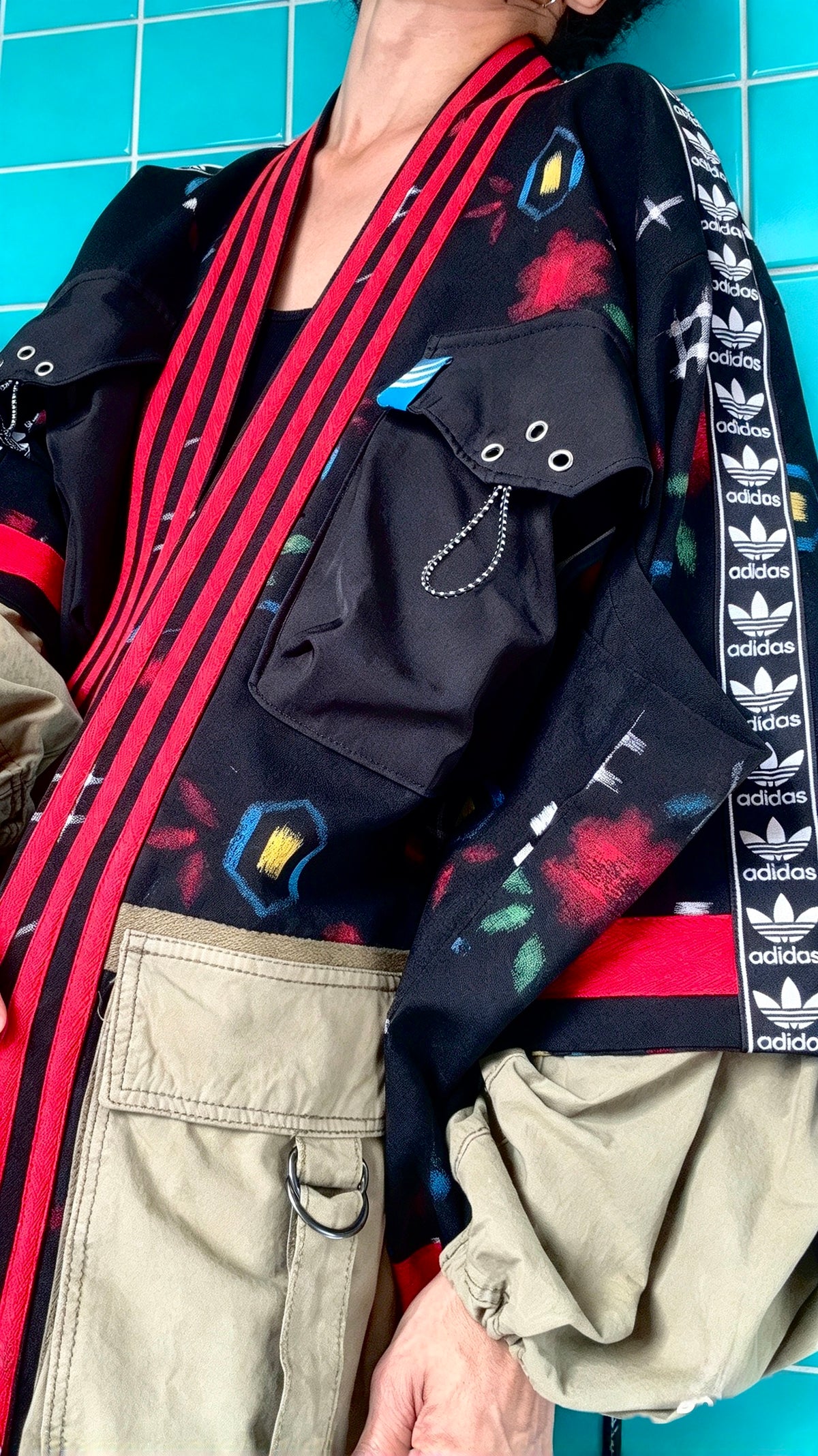Black and khaki colour pop adidas Kimono