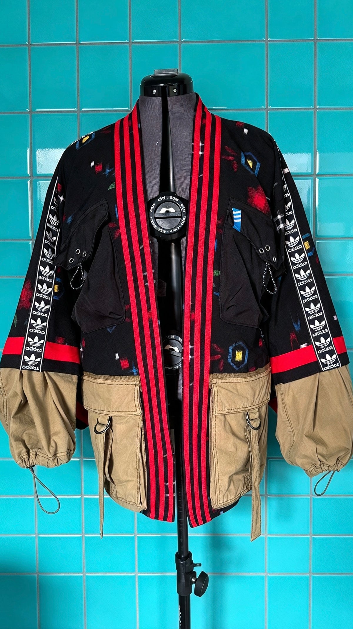 Black and khaki colour pop adidas Kimono