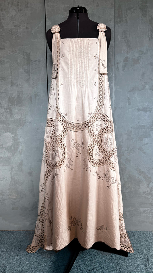 Linen and lace vintage sleeveless trapeze dress